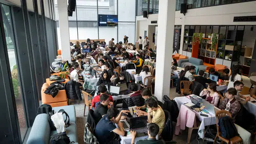 Gençler 36 Saatte Uzay Projesi Geliştiriyor: Büyük Yarış Başladı!