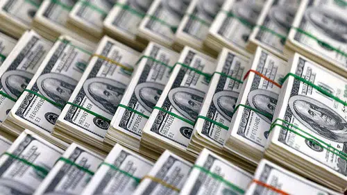 Dolar yatay, avro ve sterlin atakta: Piyasalar küresel jeopolitik satranç izliyor!