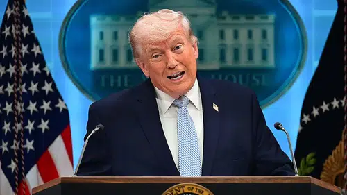 Hürmüz Boğazı'nda yeni dönem: Trump tarih vererek duyurdu!