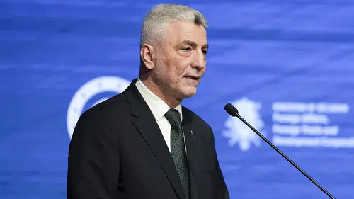Bakan Bolat: Bakan Bolat: e-ticaret hacmi bir önceki yıla göre yüzde 52,2 artarak 4 trilyon 567 milyar liraya ulaştı!