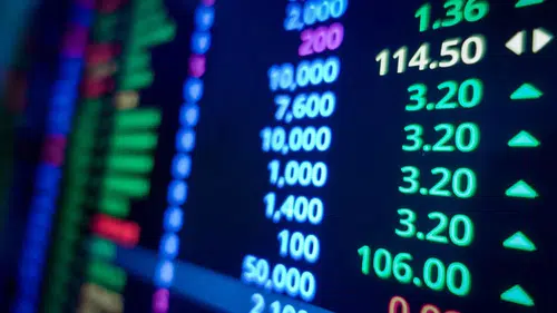 Piyasalarda sıcak saatler: Borsa rekora koşuyor, altın zirveyi zorluyor!