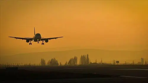 Körfez'de normalleşme rüzgarları: İran ve BAE hava sahasını yeniden açıyor