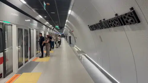 Dev metro hattında büyük yoğunluk: 3 günde on binlerce yolcu taşındı