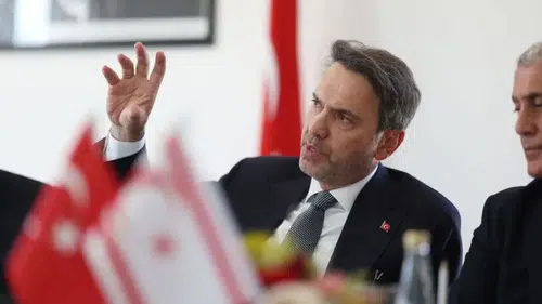 Bakan Bayraktar duyurdu: Kıbrıs’ın enerji altyapısı tamamen yenileniyor!