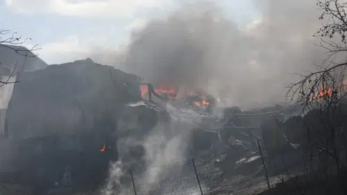 Yunanistan'da zehirli gaz alarmı! Metrelerce yükseklikteki alevlere oksijen bariyeri