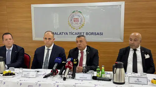 Türkiye kuru meyve ihracatçıları sektörü Malatya'da bir araya geldi