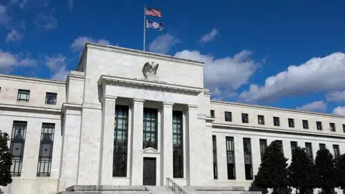 Fed tutanakları, enflasyon riskleri ve faiz artışı olasılıklarını gündeme getiriyor