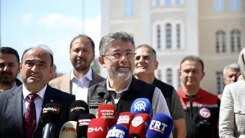 Bakan Yumaklı, biyolojik mücadele tesisinde sürdürülebilir tarım vurgusu yaptı