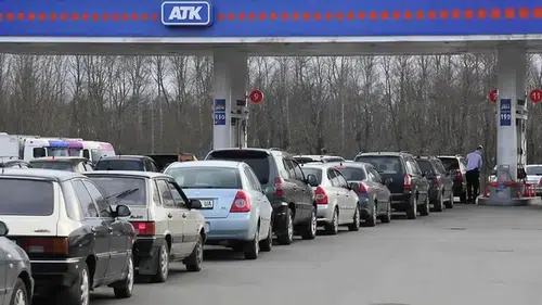 Rusya'da akaryakıt krizi yeniden büyüyor: Uzun kuyruklar ve kısıtlamalar dönemi başladı