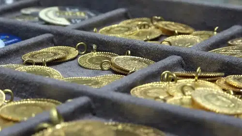 Haftaya düşüşle başlayan altın fiyatları: Gram altın 6 bin 884 lira seviyesinde