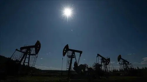 ABD'de ham petrol stokları beklenmedik şekilde yükseldi