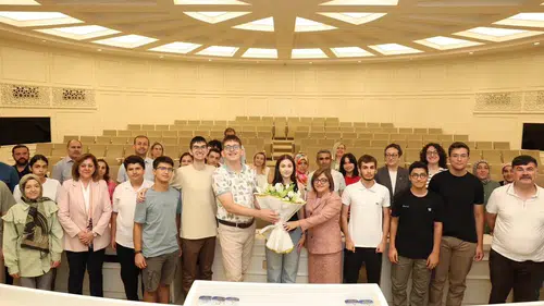 Bakan Şahin, YKS ve LGS'de dereceye giren öğrencileri ağırladı