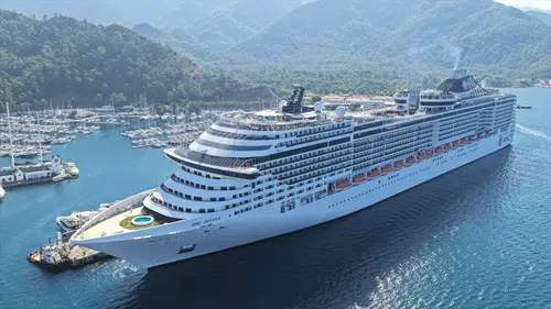 Marmaris, MSC Divina kruvaziyeriyle 4 bin turist ağırladı