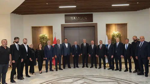 Ticaret Bakanı Ömer Bolat Çorum Belediyesi'ni ziyaret etti