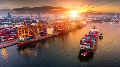 Rusya'nın dış ticaret fazlası yılın ilk yarısında önemli bir artış gösterdi