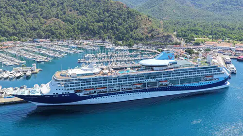 Marella Discovery kruvaziyeri Marmaris'e 1765 turist getirdi