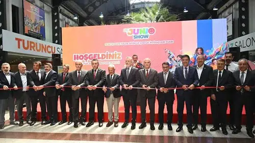 Bursa'da Junioshow fuarında 50 ülkeden alıcılar bir araya geldi