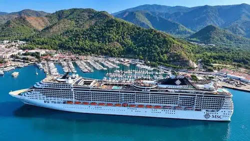 Marmaris'e MSC Divina kruvaziyeriyle 3 bin 843 turist geldi