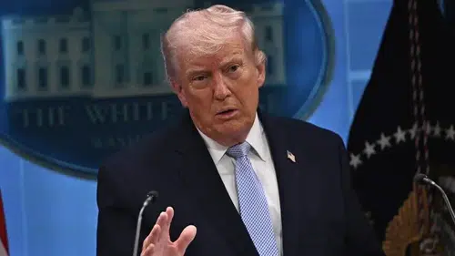 Günlük 30 tanker geçiyor! Donald Trump’tan kritik petrol ve enerji çıkışı