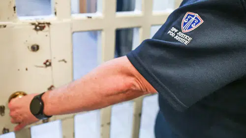 Belçika'da cezaevi çalışanları, güvenlik sorunlarına dikkat çekmek için grevde
