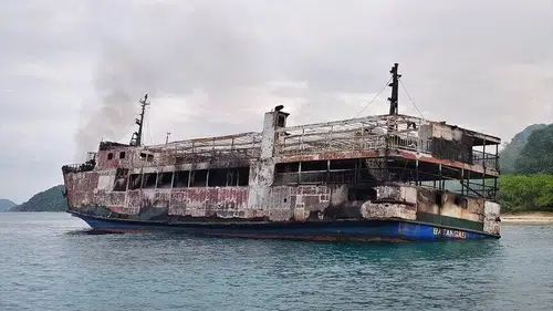 Filipinler'de yolcu feribotunda çıkan yangın faciayla sonuçlandı