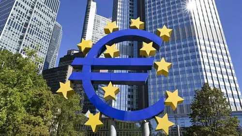 Avrupa Merkez Bankası, enflasyon baskılarına karşı faiz artırmaya devam ediyor