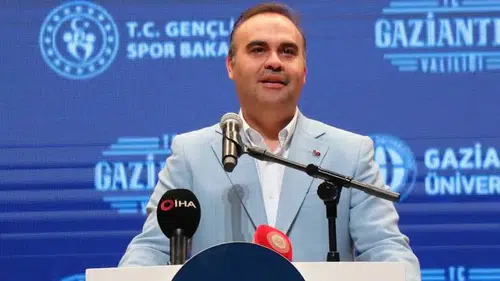 Bakan Kacır, Ay uzay aracını TUSAŞ'a gönderdi