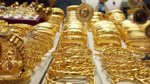 Kıymetli madenler piyasasında altın gün sonunda yükseldi