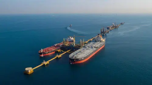 Suudi petrol sevkiyatında gemiden gemiye transfer yöntemi öne çıkıyor