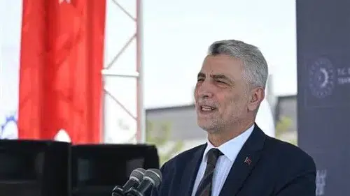 E-ihracatta 6 milyar dolarlık hedef: Ticaret Bakanı Bolat, İstanbul Zirvesi'nde önemli açıklamalarda bulundu