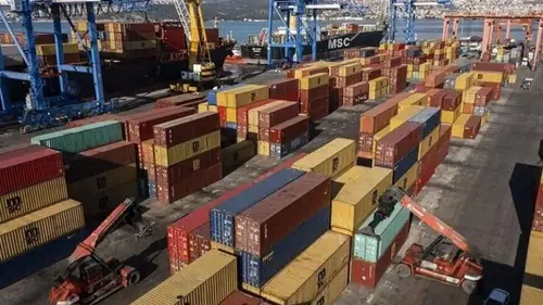 Sakarya otomotiv ihracatında göz dolduruyor: Yılın 8 ayında 97 bin 201 araç yurt dışına gönderildi