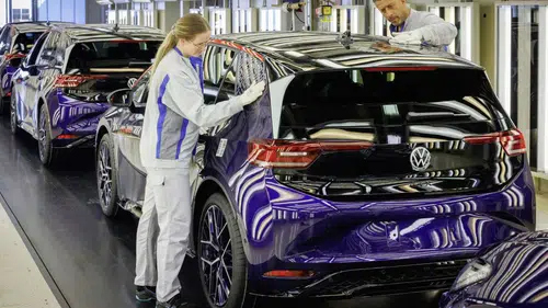 Volkswagen'den büyük tasarruf hamlesi: 50 bin çalışan işten çıkarılacak