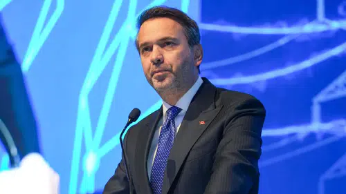 Bakan Bayraktar, Türkiye'nin yeni enerji politikalarını tanıttı: Elektrikleşme ön planda