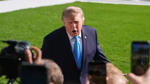 ‘Eskiden sızıntı yapanları vururduk’:Trump'tan gizli belge sızıntısına sert çıkış
