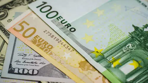 Serbest piyasada döviz açılış fiyatları 49,2150 lira ile başladı