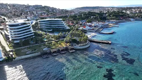 Bodrum'a iki kruvaziyerle 2 bin 888 turist geldi