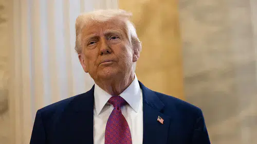 Beyaz Saray yolunda savaş kehaneti: Trump petrol ve İran için tarih verdi!