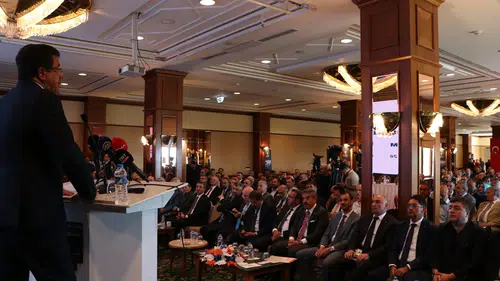 Zeybekci, Erzurum Ekonomi Buluşmaları'nda Türkiye'nin ekonomik büyümesini vurguladı