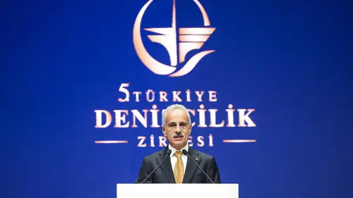 Ulaştırma ve Altyapı Bakanı Uraloğlu, denizciliğin stratejik önemine dikkat çekti