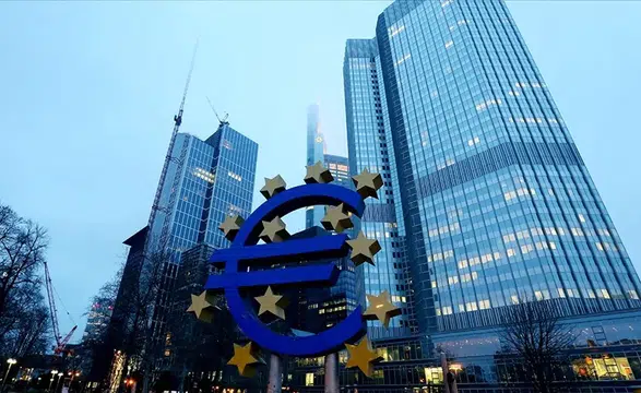 ECB Tutanakları: Gelecek Adımlar Risklere Göre Belirlenecek