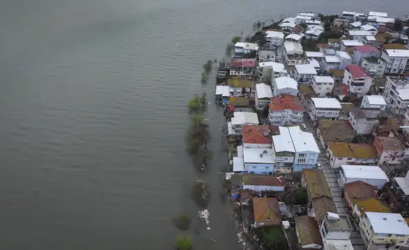 Bursa’daki Yağışlar Uluabat Gölü’nü Yükseltti, Gölyazı Kıyıları Sular Altında!