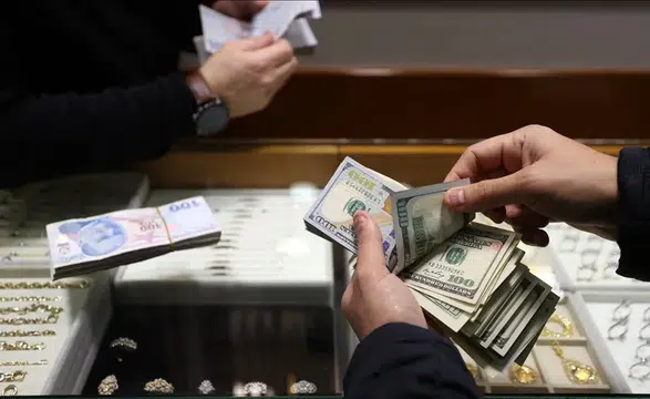 Dövizde Günün İlk Verileri Geldi: Dolar Yükseldi Avro Geriledi!
