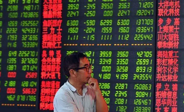 Asya piyasalarında teknoloji hisseleri rüzgarı: Endeksler jeopolitik risklerin gölgesinde yükseldi!