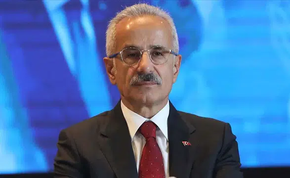 Bakan Uraloğlu: '2053 yılında tüm Türkiye 48 saatte hızlı trenle gezilebilecek'
