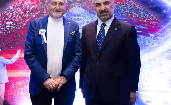 Türk Telekom’dan 5G hamlesi: Devrim Erbil sergisiyle sanat dijital evrene taşındı!