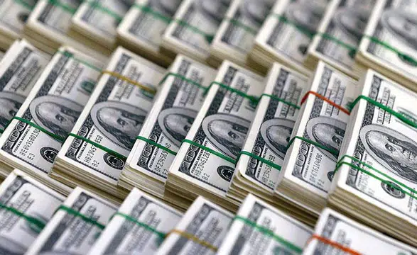 Dolar yatay, avro ve sterlin atakta: Piyasalar küresel jeopolitik satranç izliyor!