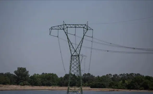 Spot elektrik piyasasında fiyatlar belli oldu: Gün ortasında sıfır lira seviyesi görüldü!