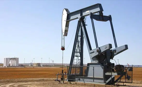 ABD’de petrol sondaj kulesi sayısı artarken fiyatlar geriledi!