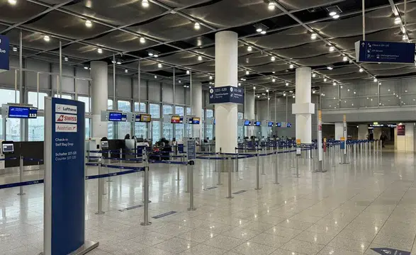 Frankfurt Havalimanı’nın yolcu sayısı nisanda grevler nedeniyle yüzde 11 azaldı!