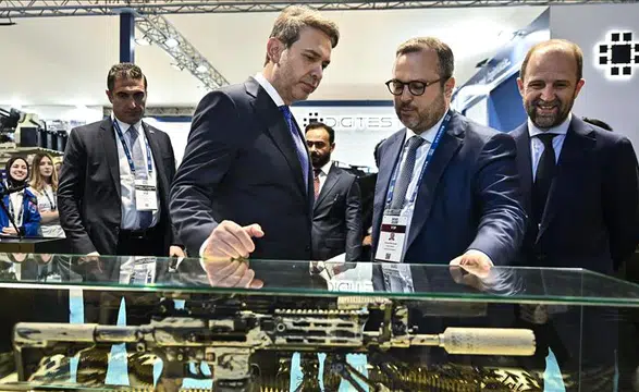 Enerji ve Tabii Kaynaklar Bakanı Bayraktar, SAHA 2026'yı ziyaret etti!